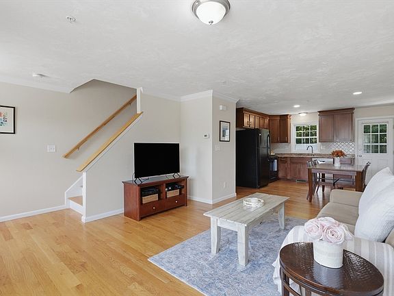 4th image of 26 Bradley Dr Unit C