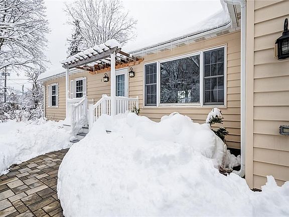 3rd image of 107 Edwards Dr