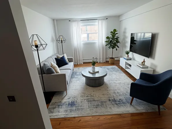 9 Wesley St APT 1A, Newton, MA 02458