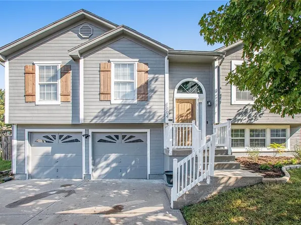 1304 Dogwood Dr, Greenwood, MO 64034