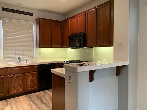 4th image of 4202 Willow Ct