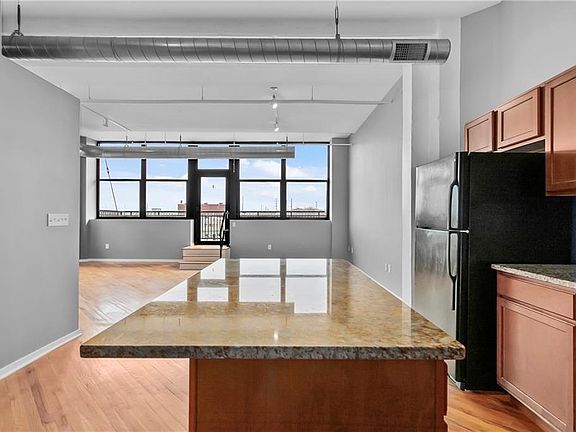 5th image of 2015 Grand Ave Unit 424