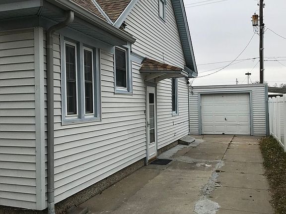 2nd image of 2208 W 1st St