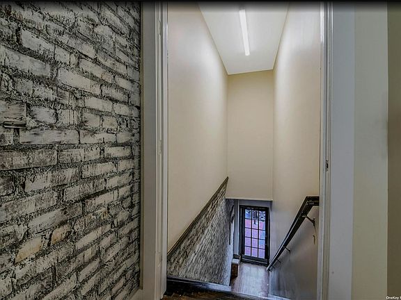 4th image of 400 New York Ave Floor 2