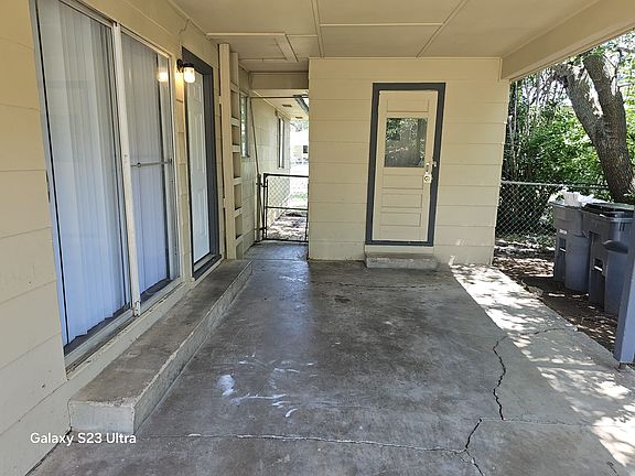 2nd image of 428 NW Mission Blvd