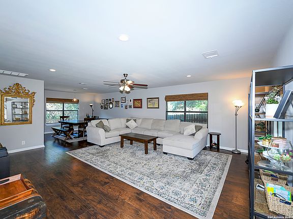 4th image of 7750 Sandia Bluff