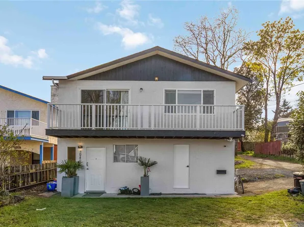 2940 Cedar Hill Rd, Victoria, BC V8T 3H9