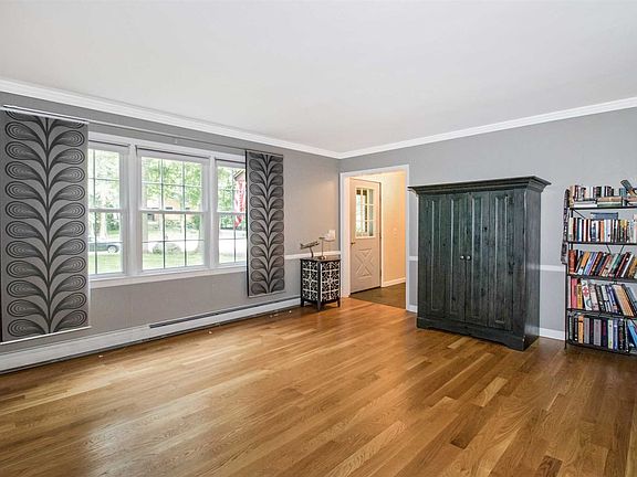 5th image of 36 Sachson Pl