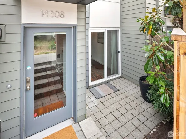 14308 Midvale Avenue N, Seattle, WA 98133