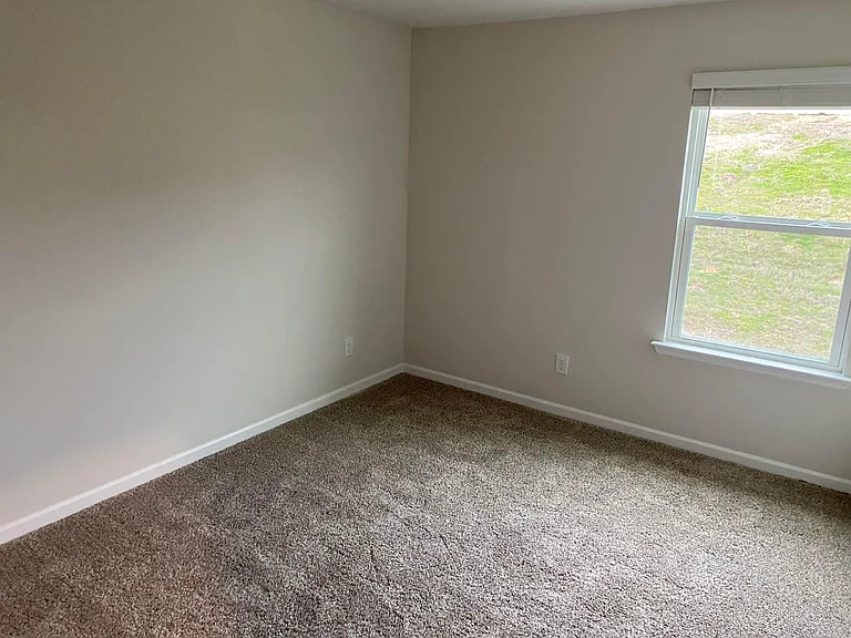 208 Netherlands Blvd — Photo 8