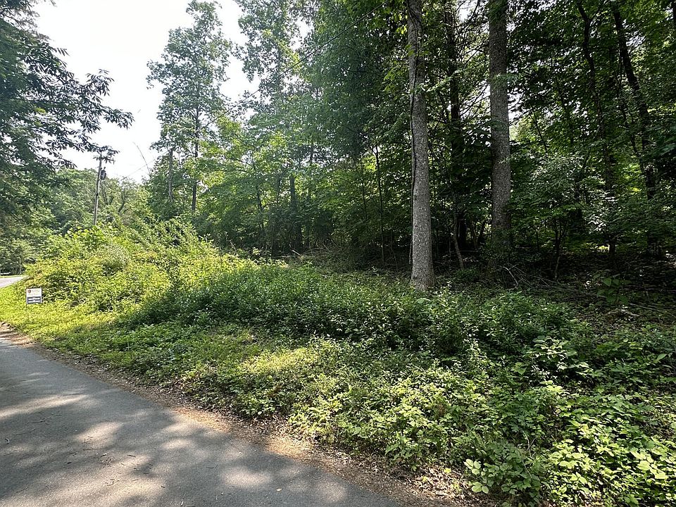2nd image of 136 Northshore Dr
