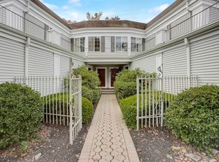 187 Riveredge Dr, Chatham, NJ 07928