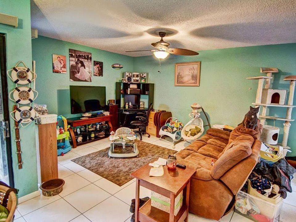 2nd image of 107 Sherwood Cir APT 23B