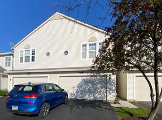 705 Valley View Ct, Aurora, IL 60502