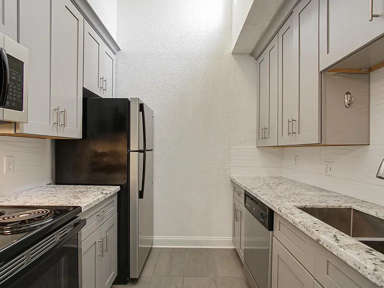 2255 Saint Charles Ave #1 — Photo 7