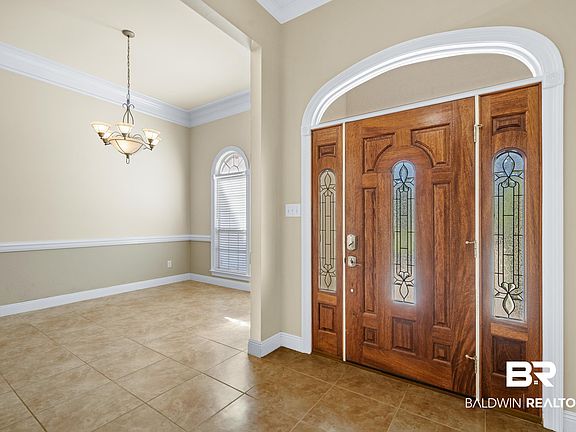 3rd image of 19378 Fairfax Dr