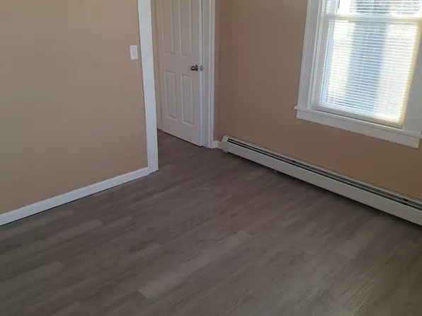 23 1/2 N Spring St #3, Ansonia, CT 06401