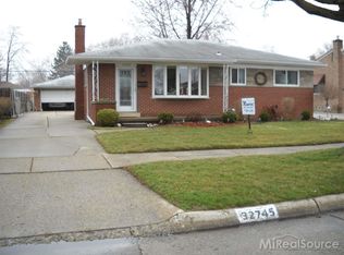 32745 Robinette Ave, Warren, MI 48092