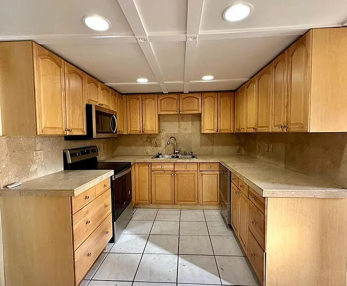 5826 Whiting Ct — Photo 8