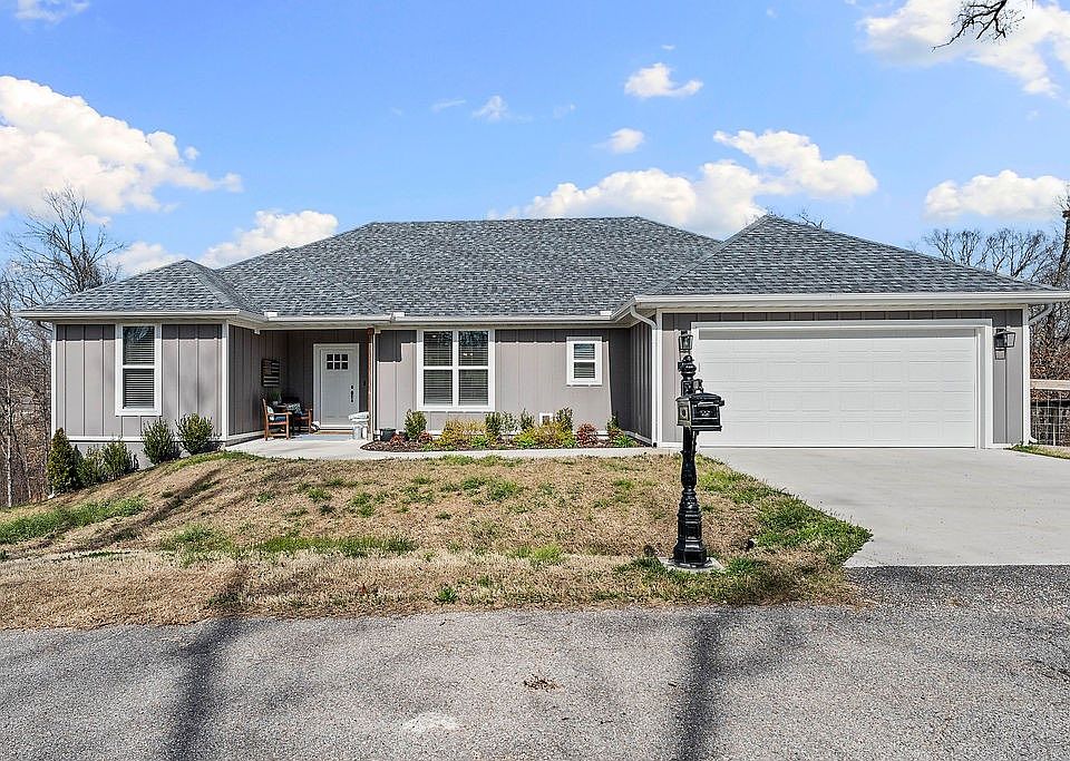 1st image of 20 Kirkconnel Ln