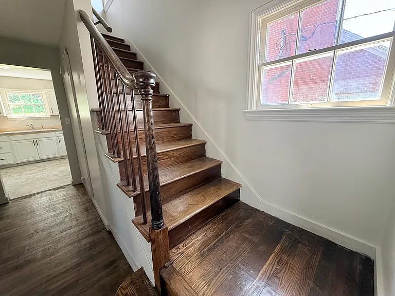 409 S Chestnut St — Photo 15