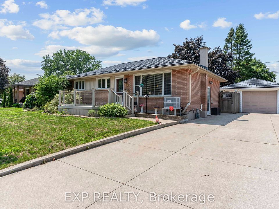1st image of 295 Tweedsmuir Ave