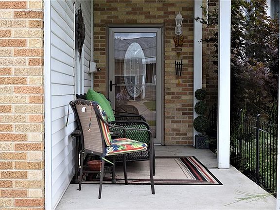 4th image of 3 Wintergreen Pl