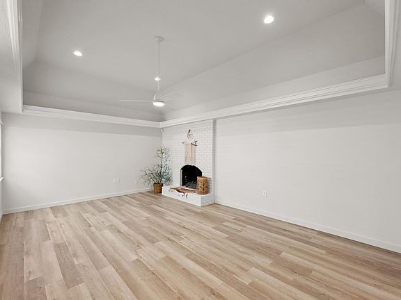 4th image of 3204 Maywood Ave #B