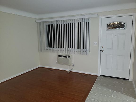 3rd image of 30428 Krauter St APT 5
