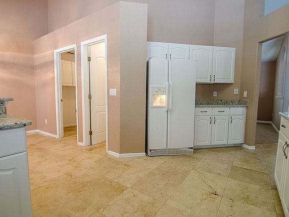 5th image of 544 Wilmington Cir