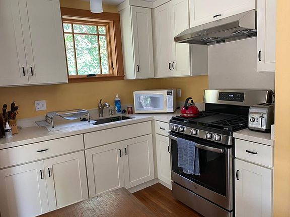 5th image of 1014 Mariposa Ave #B
