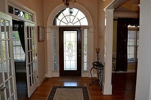 4th image of 1072 Meadow Brook Dr