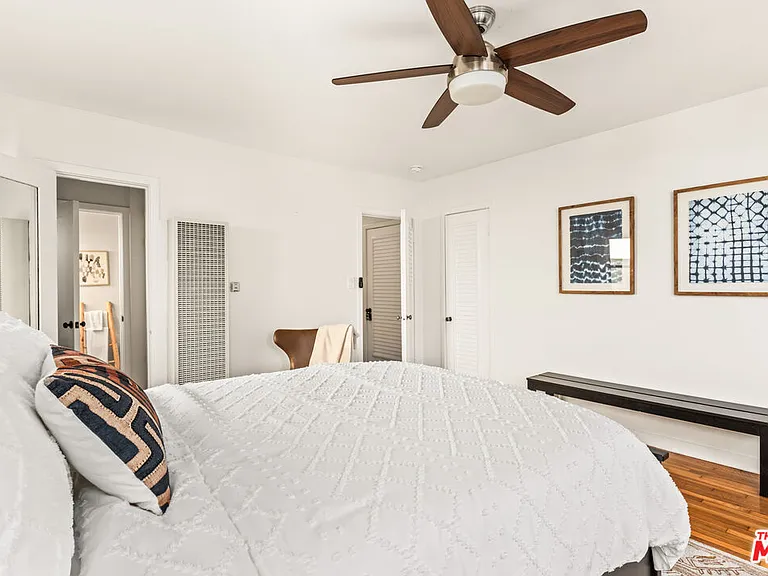 329 S Reeves Dr — Photo 20