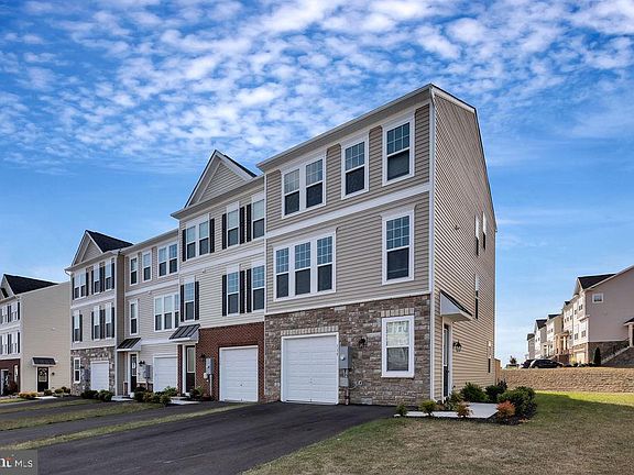 2nd image of 119 Keller Ct