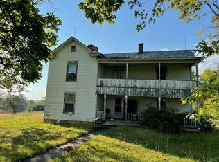 8027 Hat Creek Rd, Brookneal, VA 24528