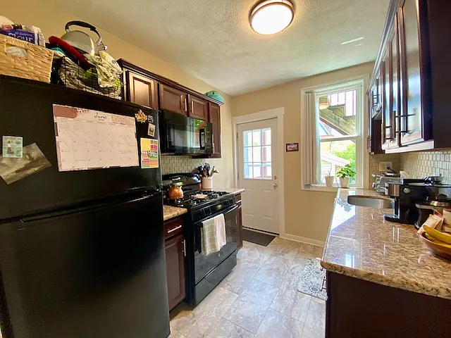 302 Bailey Ave #1 — Photo 9