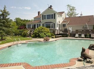 38 Old Bridge Rd, Hanover, MA 02339