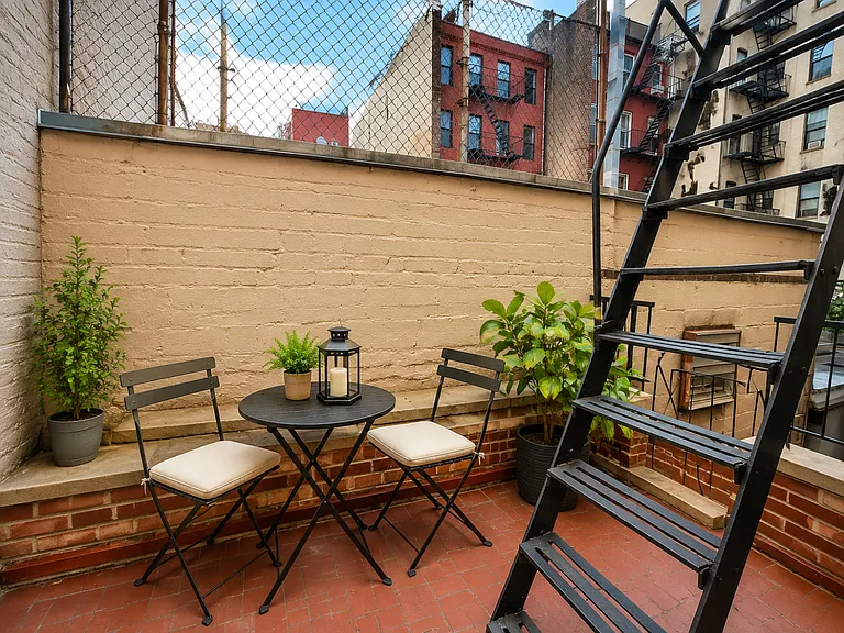 234 Mott St #5/2A — Photo 1