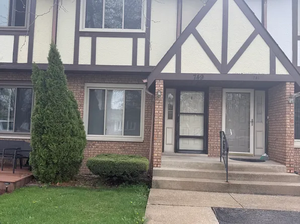 749 Wellington Dr, Dyer, IN 46311