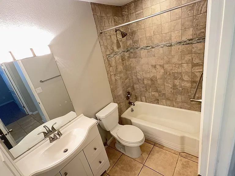 10819 W Connecticut Ave — Photo 23