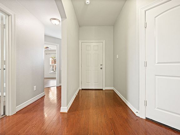 4th image of 2904 Midstream Dr