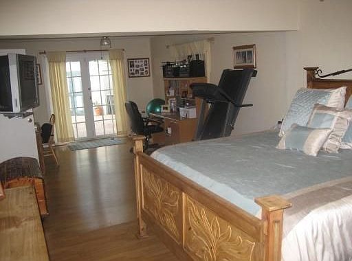 HUGE Master Bed 29x12