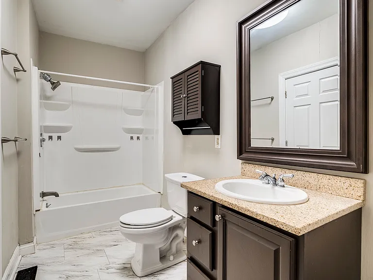 2320 Beechmont Ave #1 — Photo 11