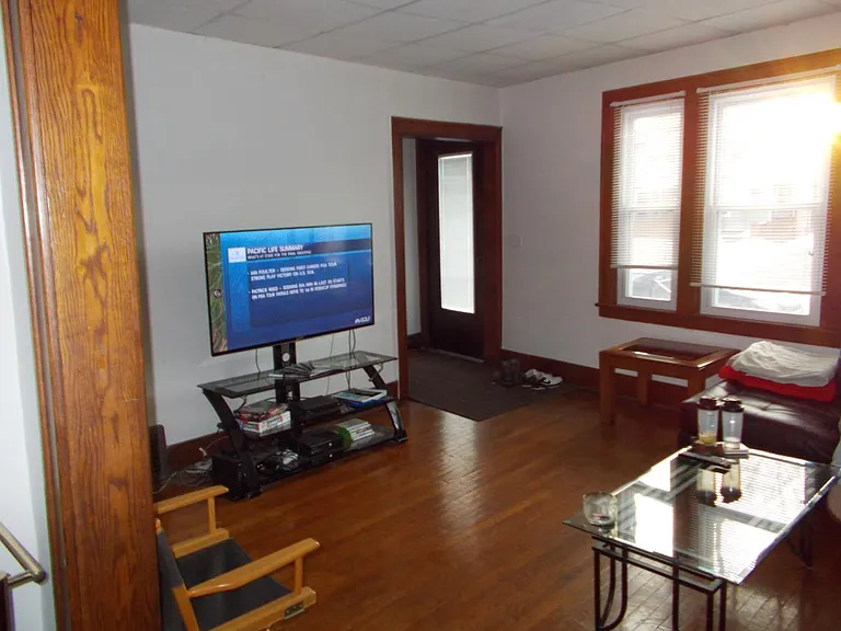 1107 S Lafayette Ave — Photo 3
