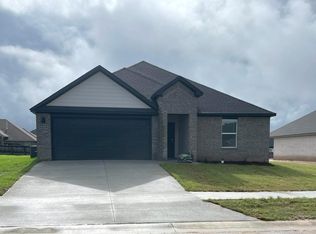 6320 Warwick Dr, Bryant, AR 72002