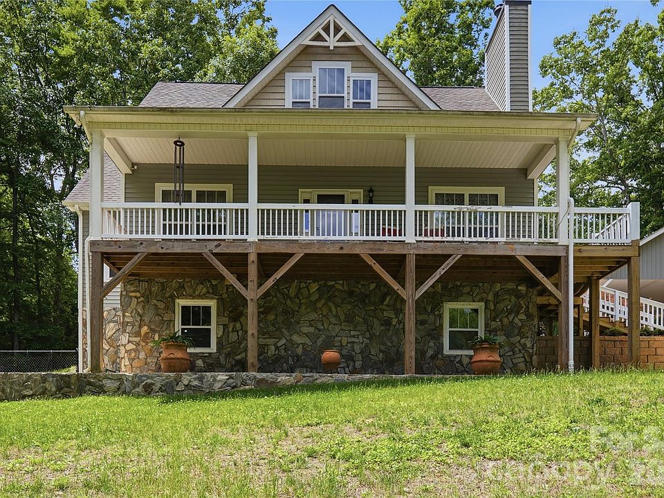 1st image of 250 Henderson Rd
