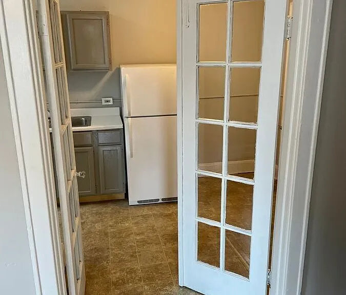 261 Lyndhurst Pl #202 — Photo 6