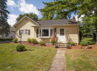 316 Maple St, Eagle, WI 53119