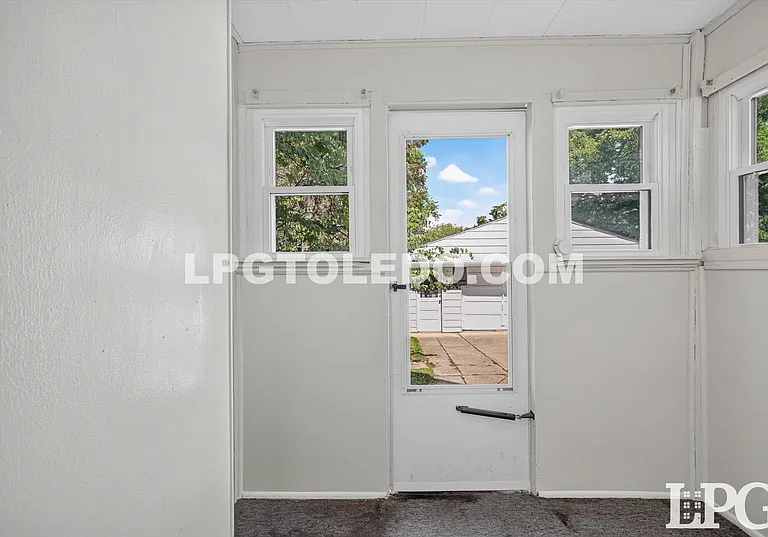 3822 Lockwood Ave — Photo 14