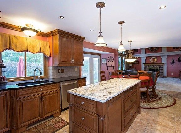 3rd image of 6319 Paxton Woods Dr